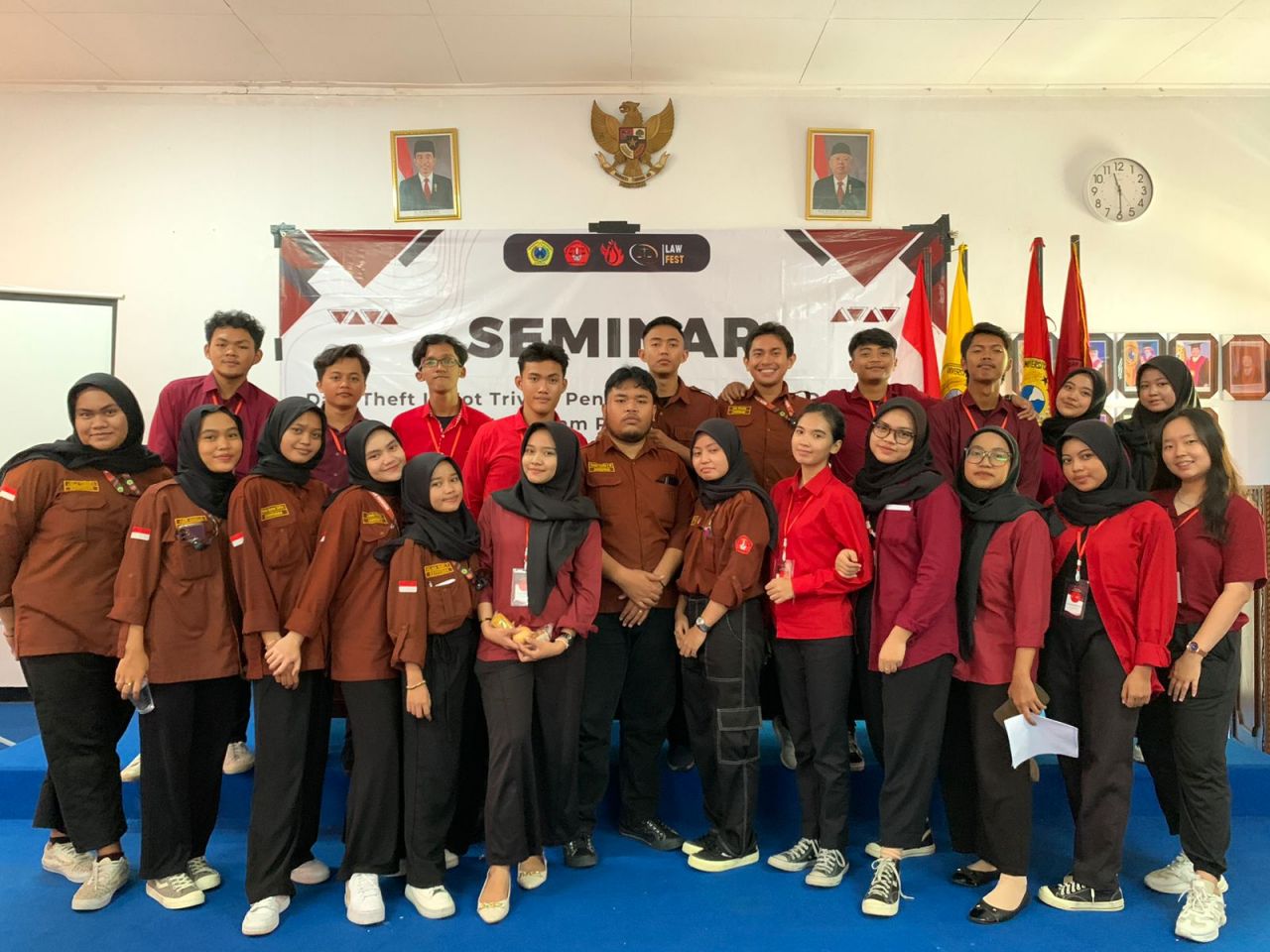 Panitia : rekan mahasiswa hukum Universitas Bhayangkara yang tengah memperingati hari lahir BEM Fakultas Hukum