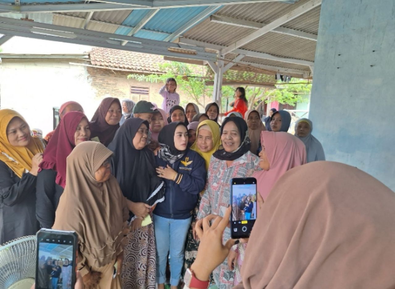 Antusias: Ratusan emak emak jama'ah pengajian berikan dukungan pada Musliatun untuk mewakili Dapil Jabar X dalam kontestasi Pileg 2024 mendatang