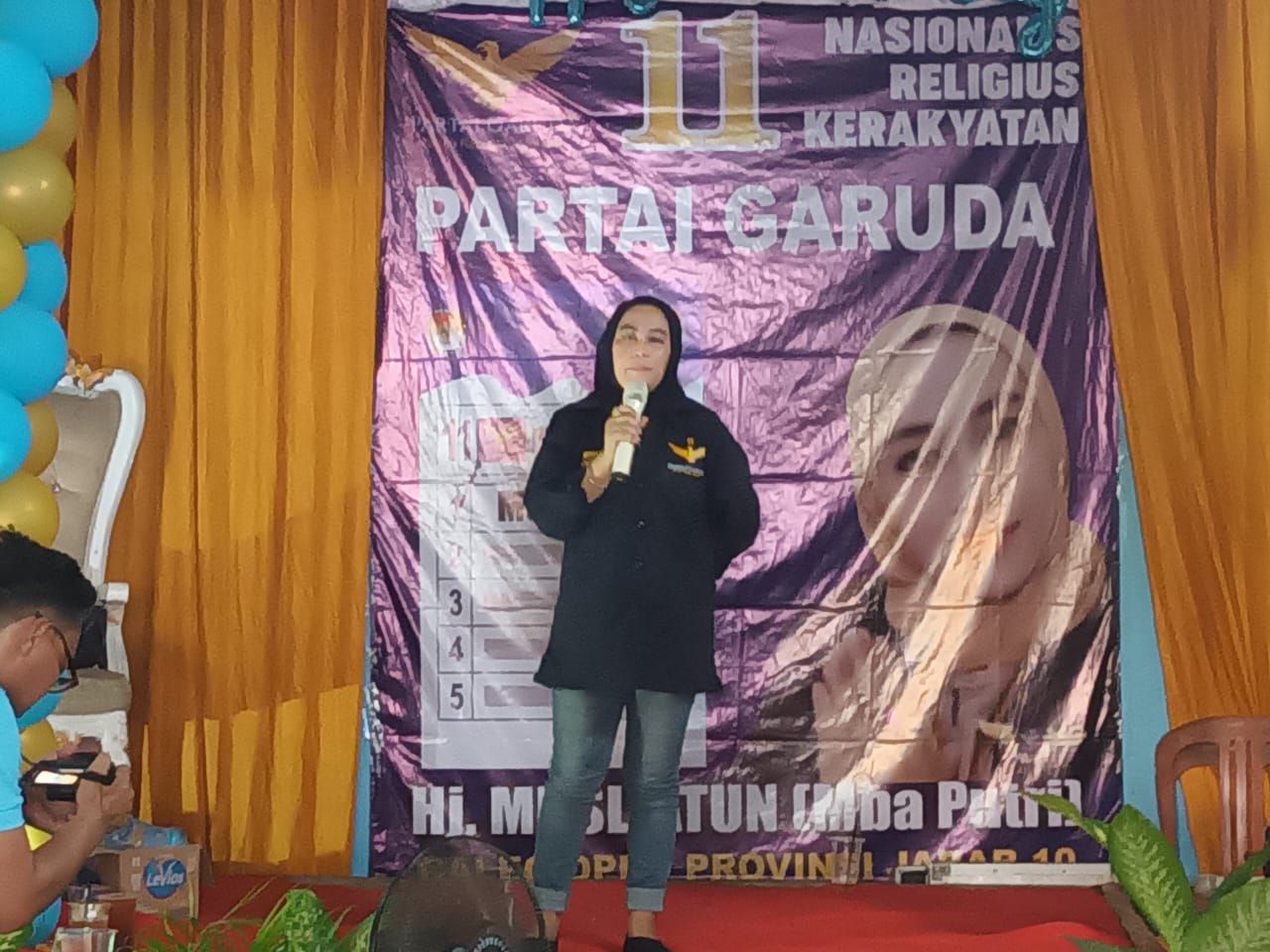 Berbagi : Musliatun saat memberikan sambutan pada acara ulang tahun Muhamad Gala yang ke 2 dirumahnya