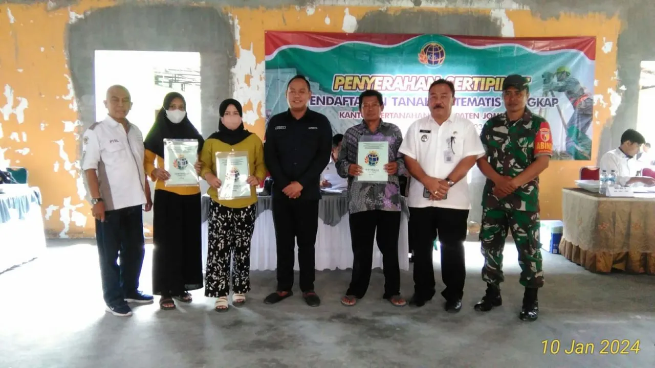 Pemdes Sepanyul Bagikan 923 Sertifikat PTSL Kepada Warga