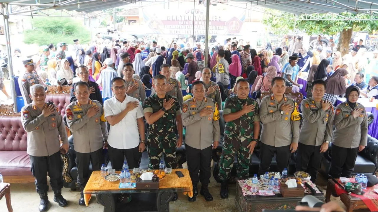 TNI-Polri Gelar Bakti Sosial dan Bakti Kesehatan di Sumenep