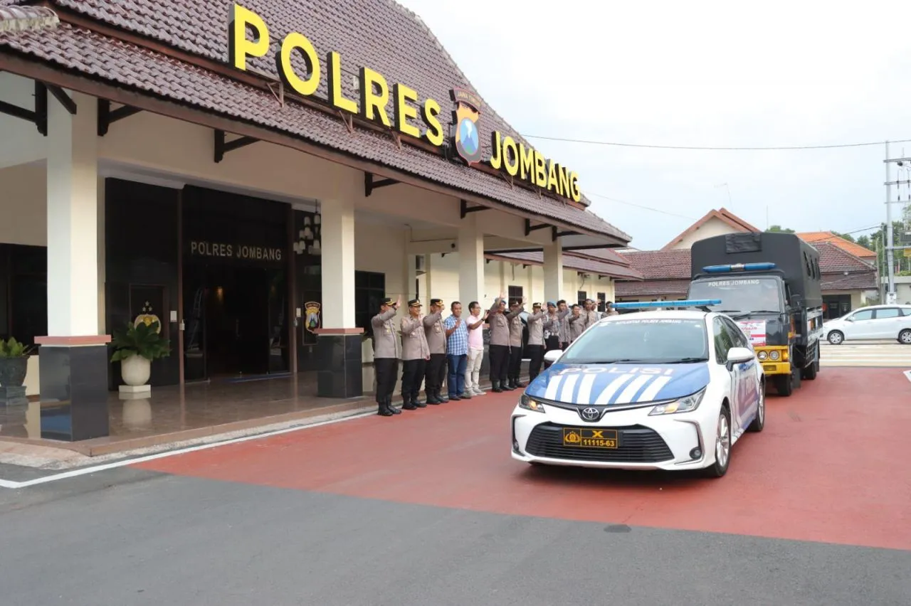 Polres Jombang Peduli, Kirimkan Bantuan Untuk Korban Banjir Demak dan Kudus