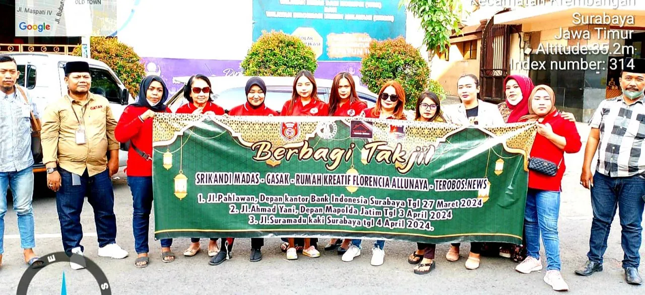 Srikandi Madas Bagikan 1500 Takjil di Tiga Titik Wilayah Surabaya