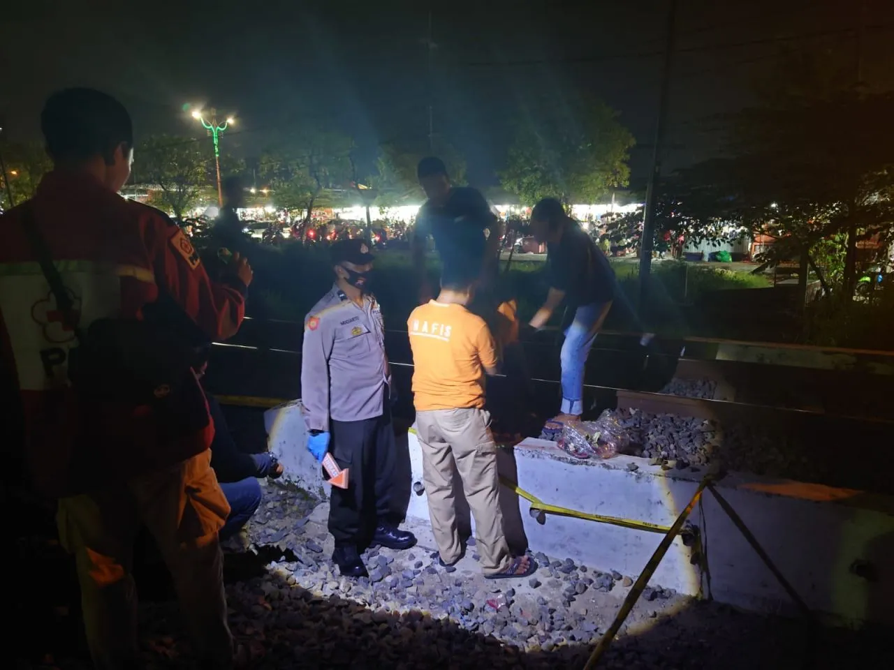 Tragis ! Pengamen Disambar Kereta Commuterline Jurusan Mojokerto - Kertosono