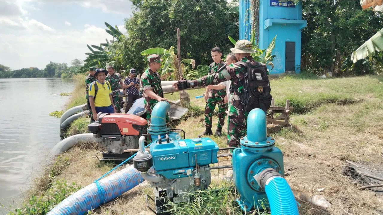 Tim Wasev Pusterad Tinjau Program Pompanisasi di Wilayah Dukun Gresik