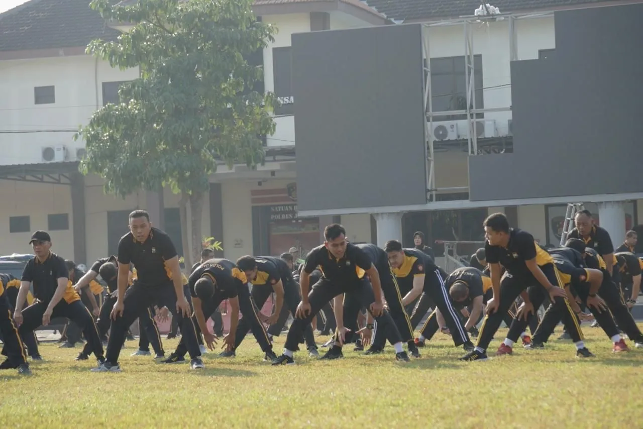 Jaga Kebugaran Personil Polres Jombang Healing Melalui  Olah Raga Bersama