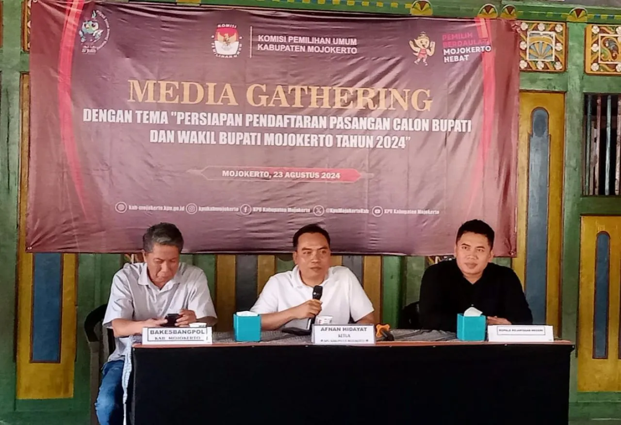 KPU Kabupaten Mojokerto Media Gathering Dengan Tema 'Persiapan Pendaftaran Paslon Bupati dan Wabup Mojokerto Tahun 2024' 