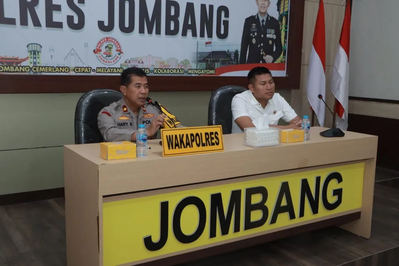 Polres Jombang Mediasi Warga Yang Terlibat Tawuran Karnaval Desa Rejosopinggir