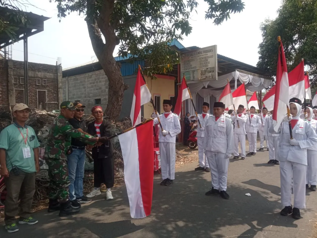 Semarak Peringatan HUT RI ke 79 Pemdes Karobelah Gelar Karnaval dan Potensi Desa