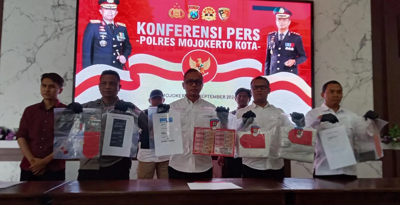 Satreskrim Polresta Mojokerto Tangkap Suami Jual Istri Untuk Threesome