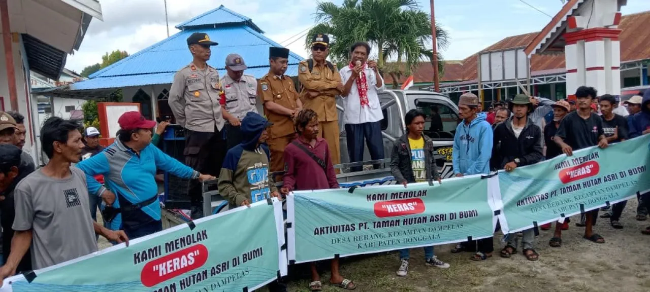 Ratusan Warga Gruduk Kantor Camat Dampelas Tuntut Aktivitas PT THA Dihentikan   