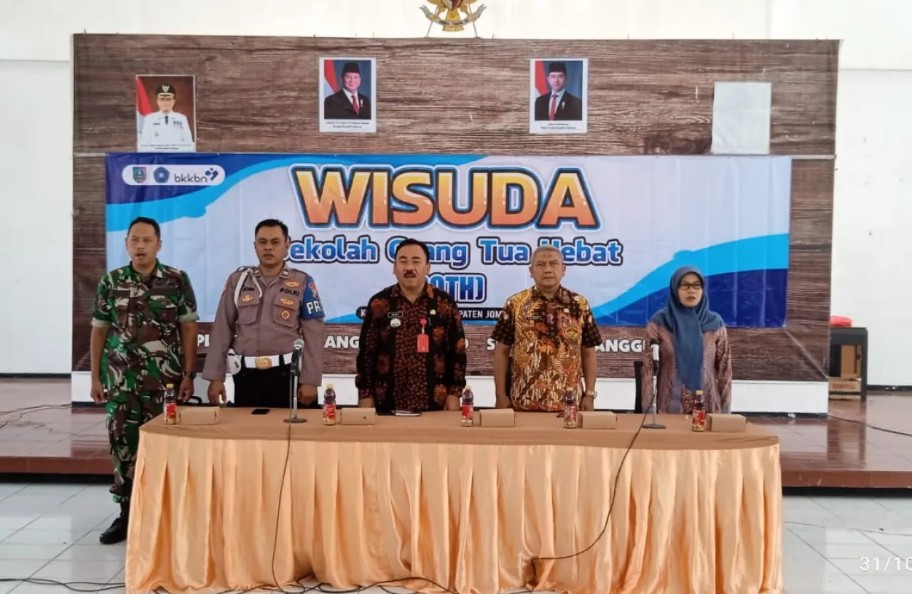 128 Orang Tua Hebat Ikuti Wisuda SOTH Kecamatan Gudo Tahun 2024