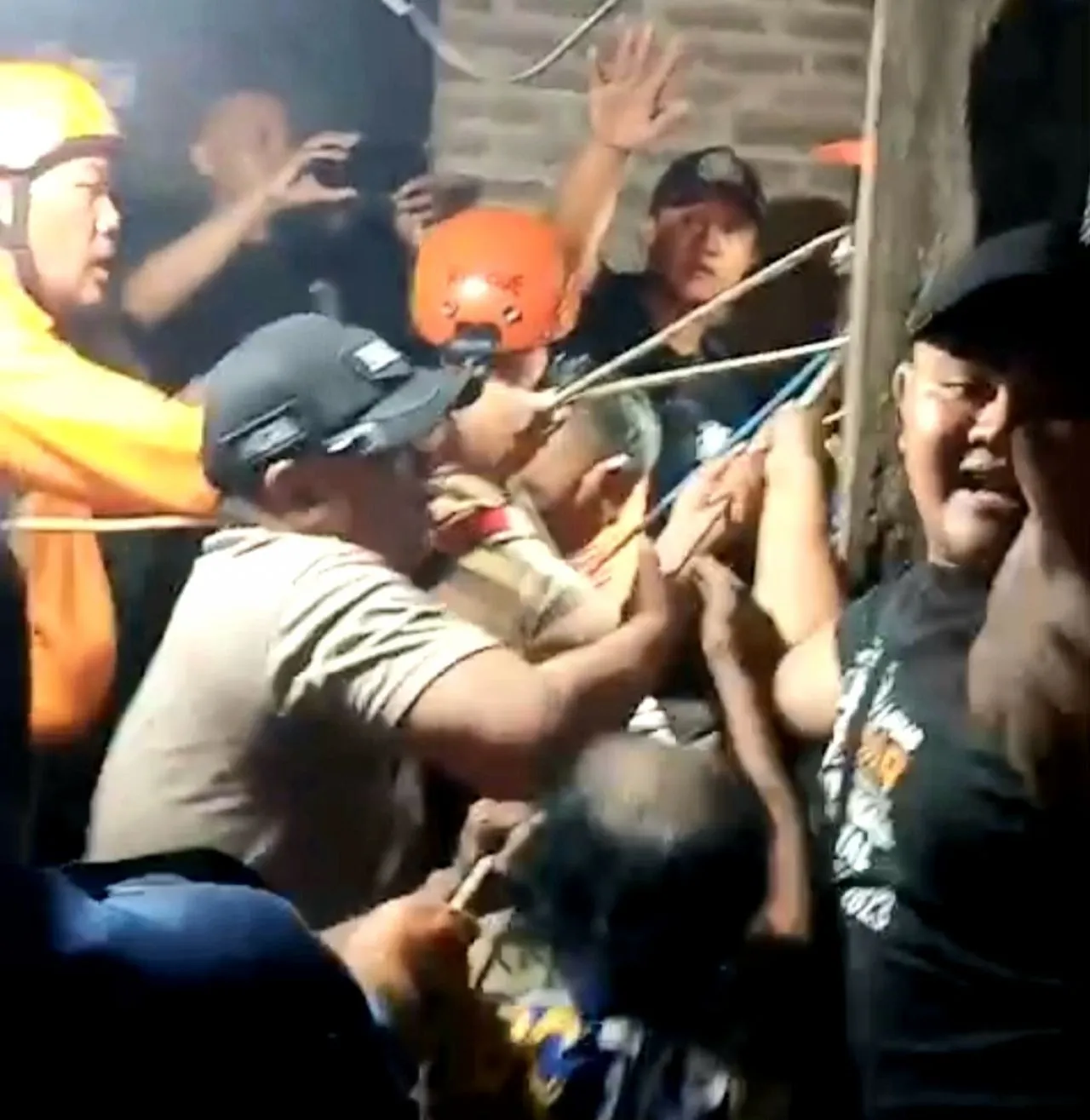 Bersihkan Sumur 2 Pekerja Terjatuh 1 Meninggal di Lokasi