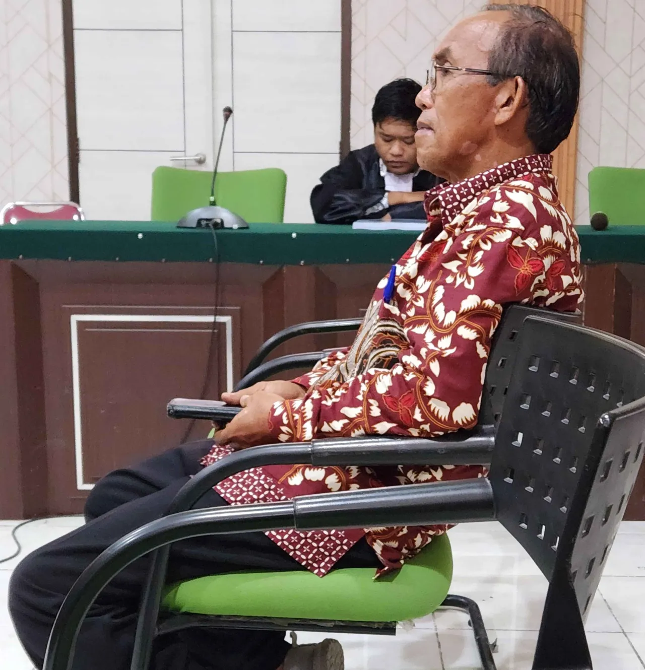 Dituntut 18 Bulan Penjara Mantan Camat Sidoan Ajukan Pledoi