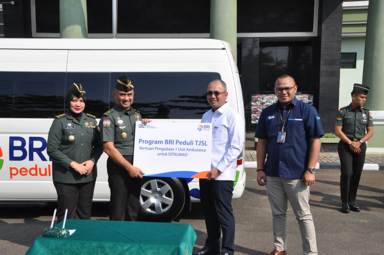 BRI KC Kramat Jati Serahkan Bantuan Ambulans untuk DITKUMAD dalam Rangka Program CSR