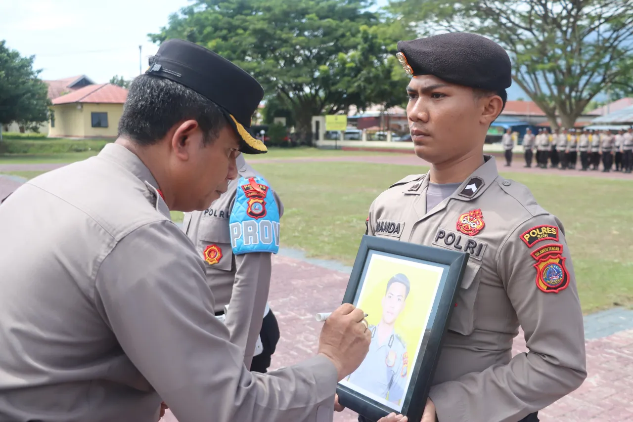 Kapolres Sigi Pimpin Upacara PTDH Satu Personel Polres Sigi