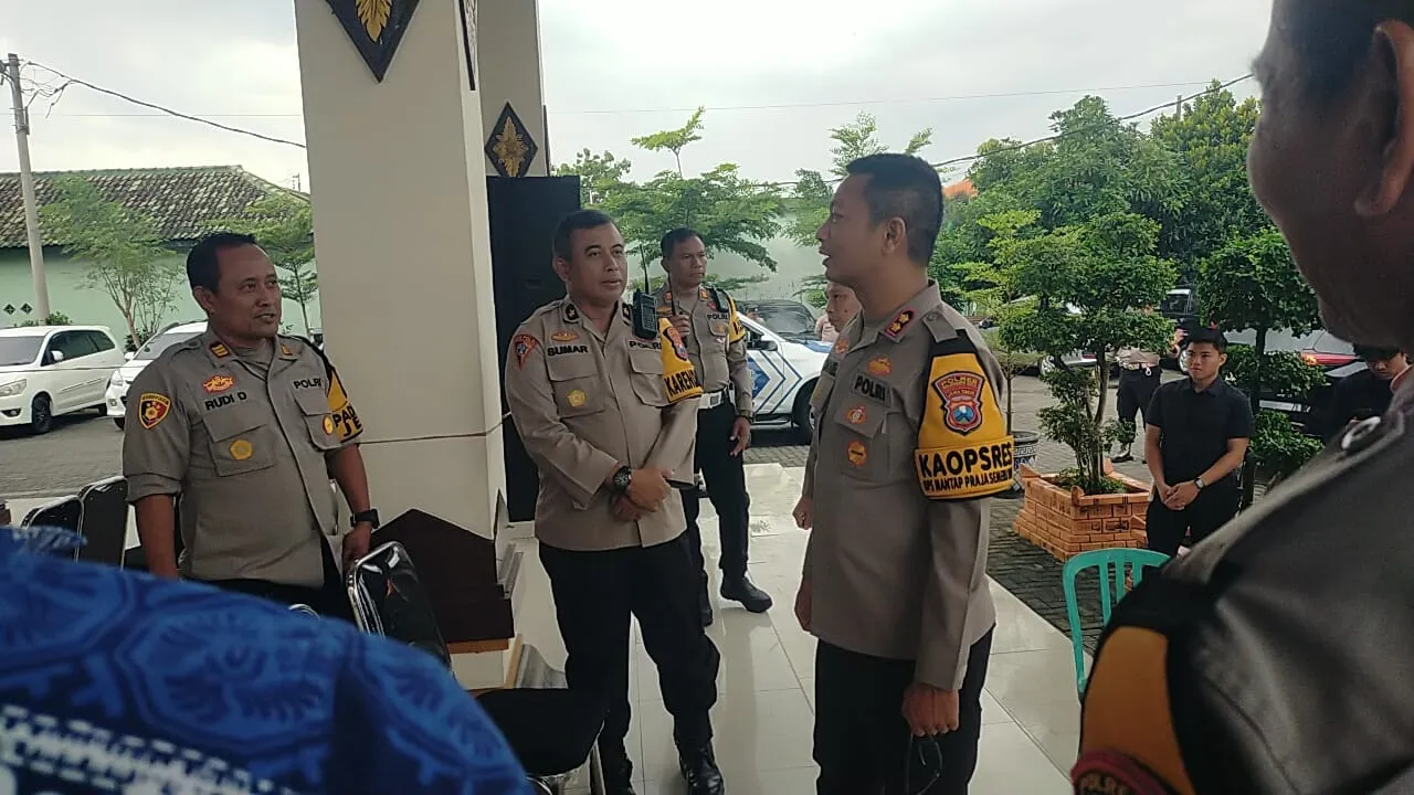 AKBP Daniel Pastikan Rekapitulasi Hitung Surat Suara di Kecamatan Aman dan Kondusif