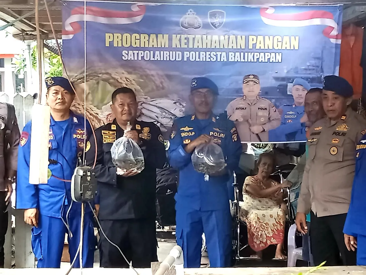 Sat Polairud Polresta Balikpapan Salurkan Bibit Ikan Gurame untuk Ketahanan Pangan