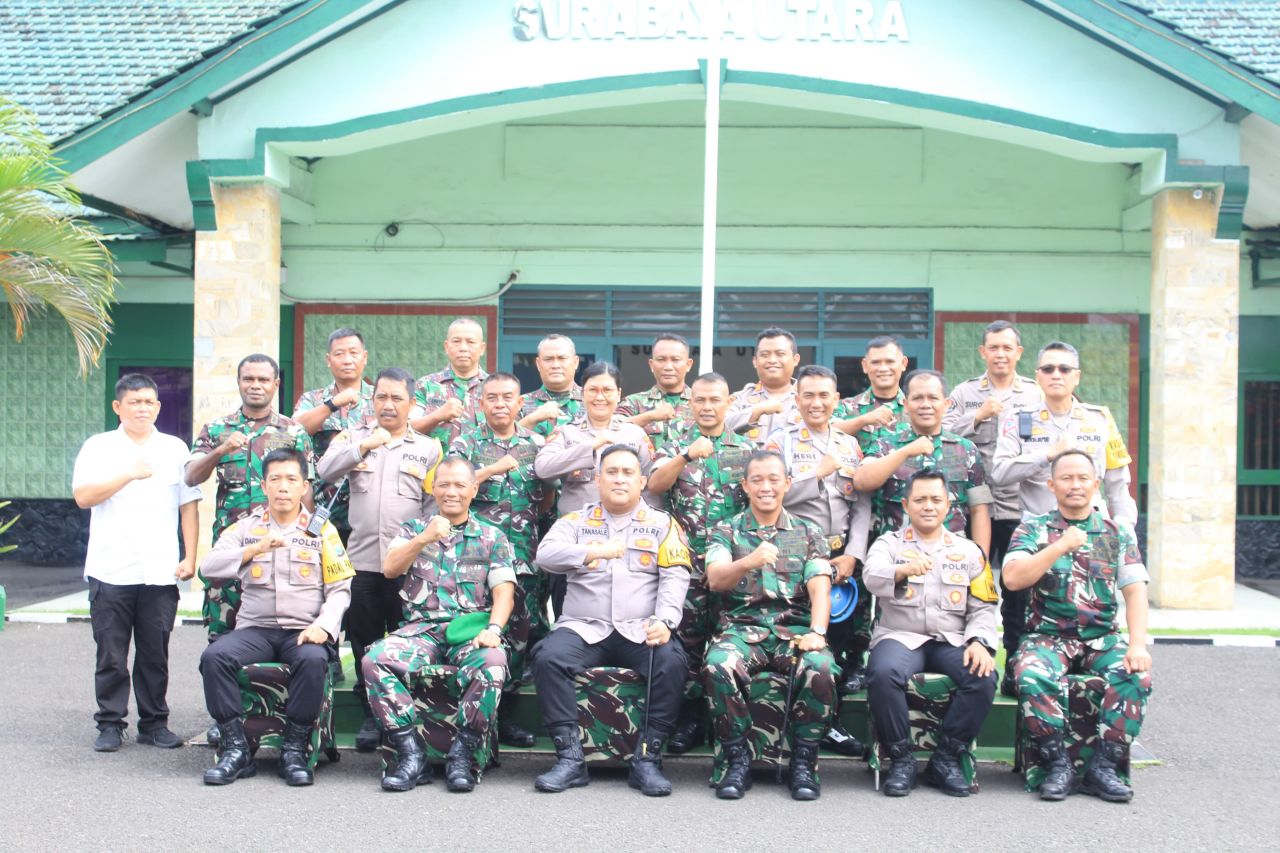 Sinergi : Jajaran Kodim 0830/Sutabaya Utara menerima kunjungan Kapolsek Tanjung Perak beserta jajarannya