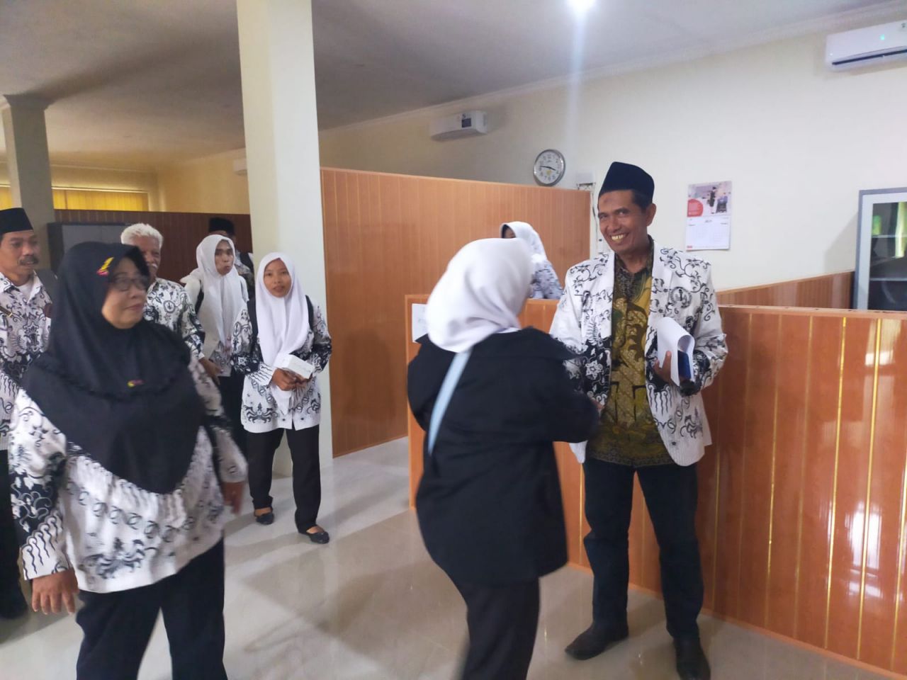 Lega : Suasana kantor PGRI Jombang pasca terbitnya SE penundaan pembayaran PBB-P2 untuk Guru dan ASN Pemkab Jombang