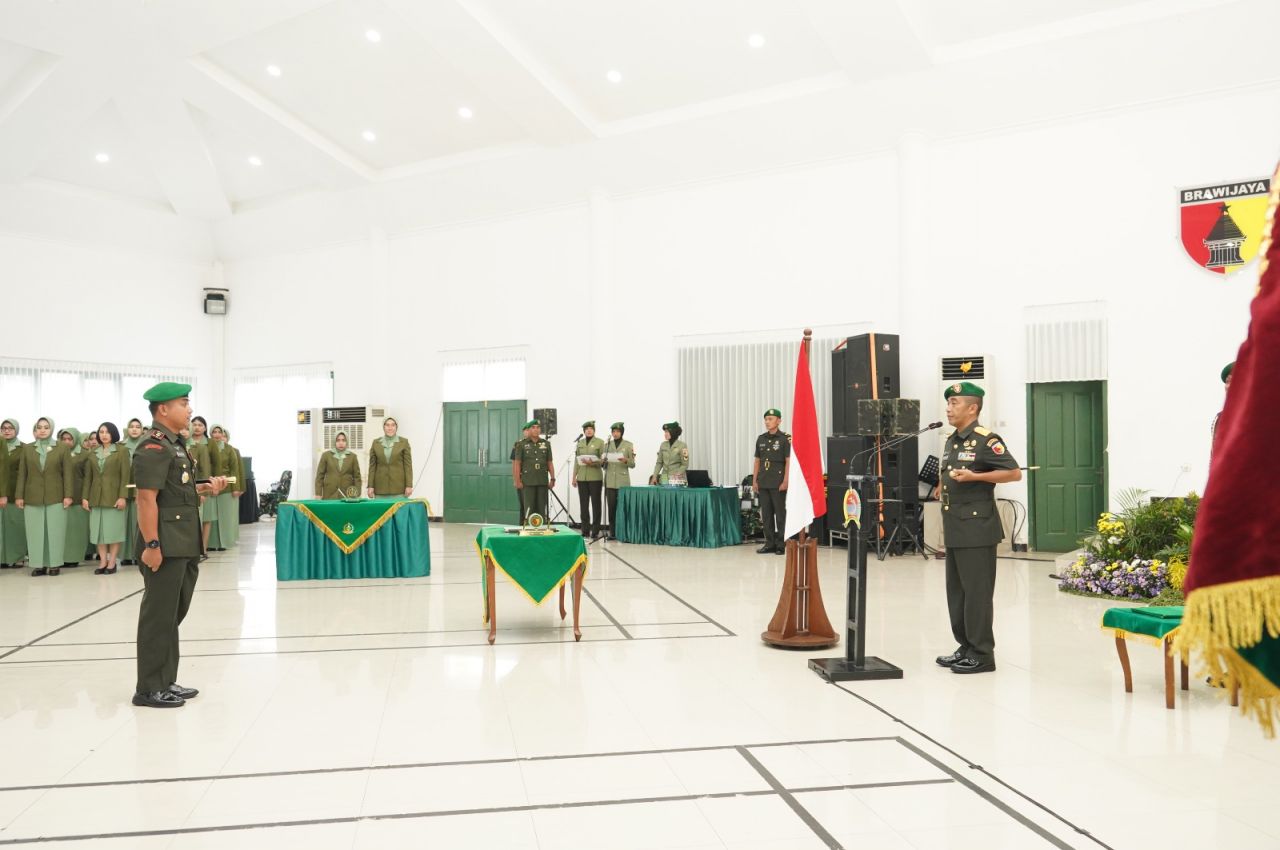 Sertijab : Danrem 084/BJ Brigjen TNI Yusman Madayun, S.I.P., pimpin langsung sertijab 4 Perwira Utama jajaran Korem 084/BJ di Aula Bhaskara Jaya