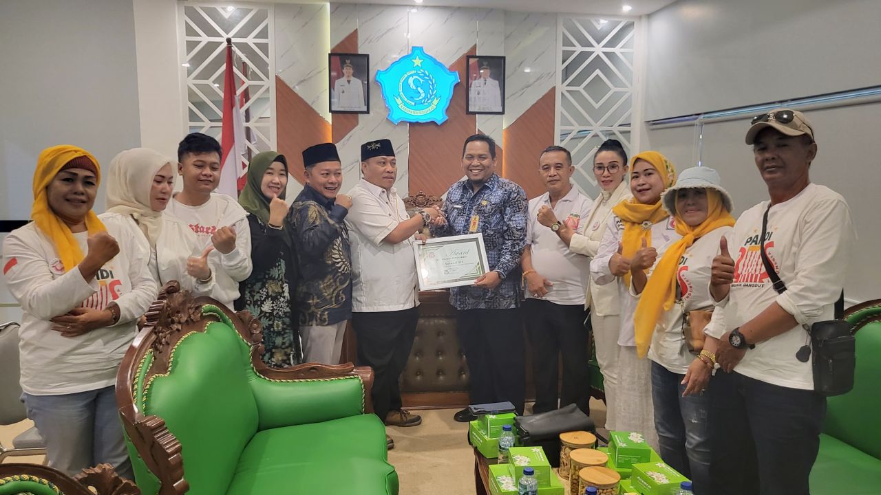 Safari : DPC PAMDI Sidoarjo bersama Asisten I Wabup Sidoarjo saat berkunjung ke ruang dinas Wabup (doc.azies_beritaformat.com)