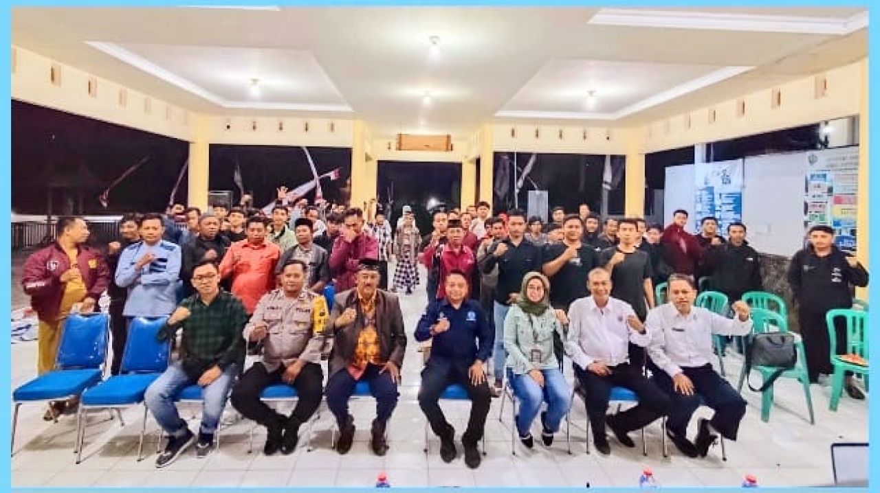 Kepala BNN Kota Mojokerto, Ketua Yayasan GSI, Kades Duyung dan masyarakat antusias mengikuti edukasi terkait bahaya narkoba (foto : hartono_beritaformat.com)