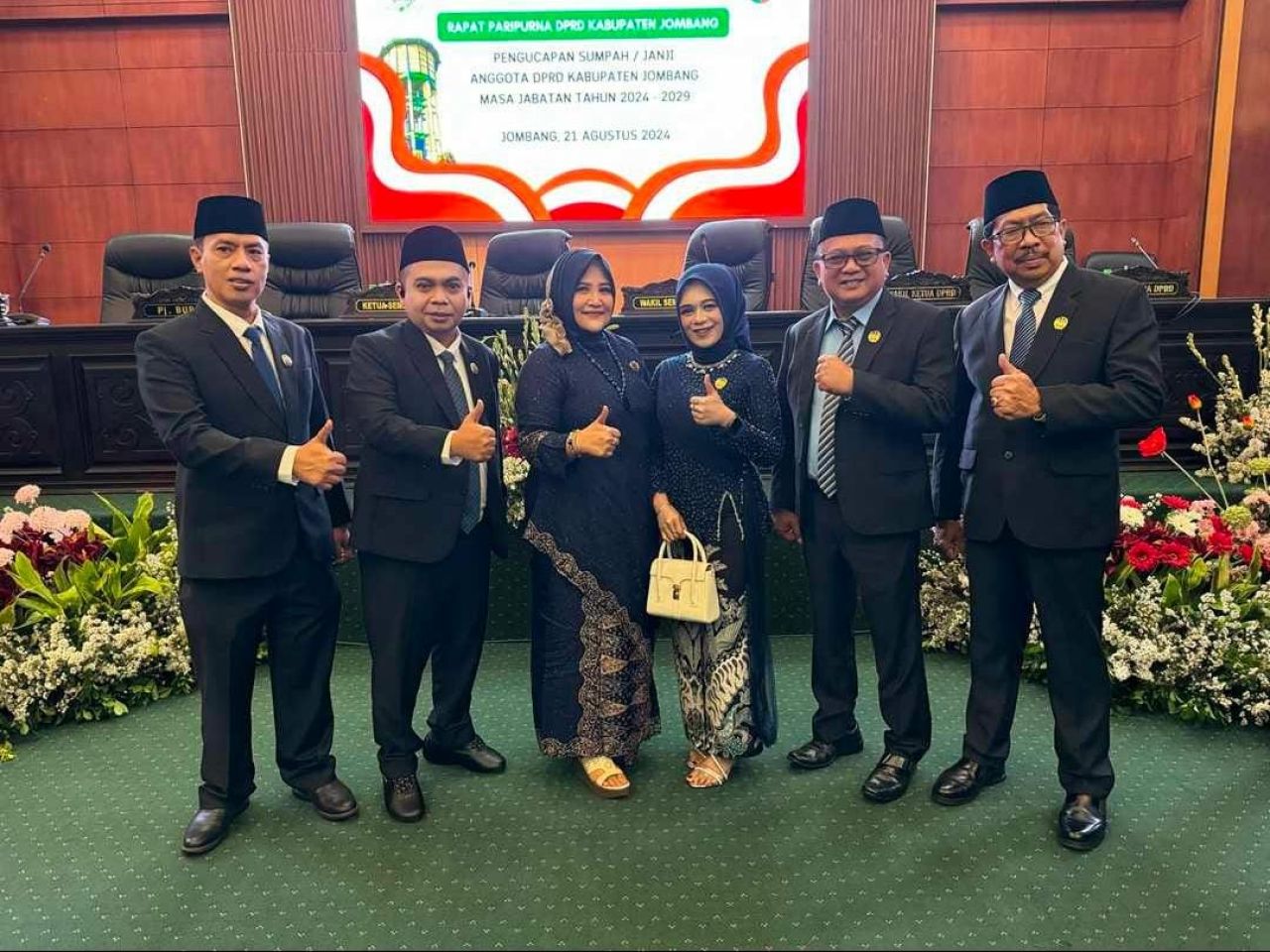 Foto anggota Fraksi Demokrat DPRD Kab. Jombang periode 2024-2029 pasca dilantik pagi tadi (foto : darmanto_beritaformat.com)