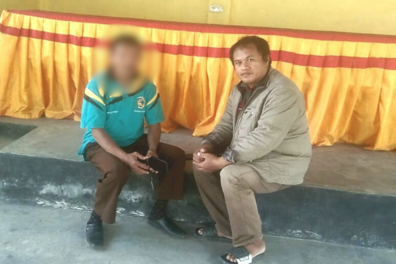 S saat ditemui awak media di aula kantor Kecamatan Bolano Lambunu (fofo : asri_beritaformat.com)