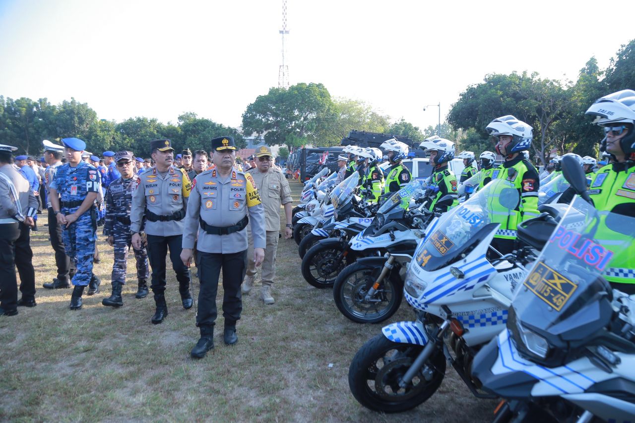 Kapolda Sulawesi Tengah Irjen Pol Umar Faroq cek kesiapan Satgas OMP Tinombala (foto : humaspoldasulteng/faisal_beritaformat.com)
