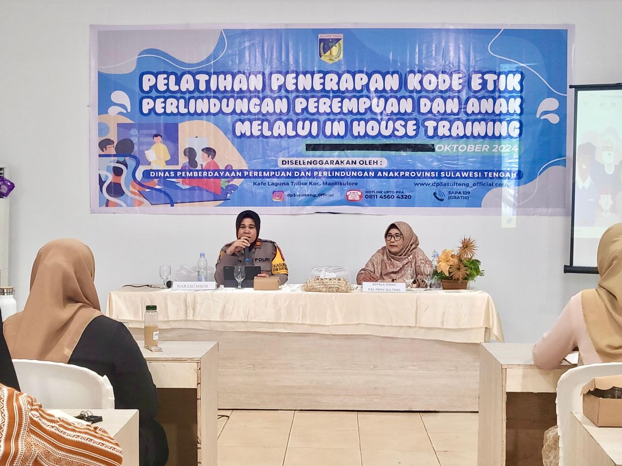 Kapolsek Mantikulore didampingi Kepala Dinas DP3A saat memberikan materi tentang perlindungan perempuan dan anak (foto : asri_beritaformat com)