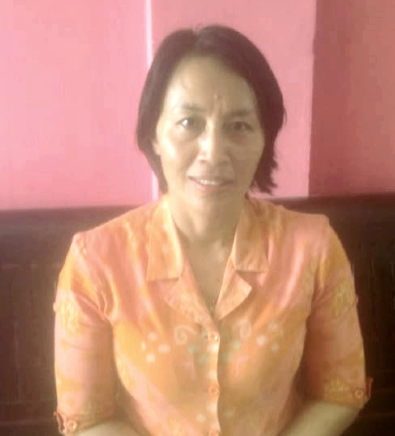 Kepala Sekolah SDN 1 Palu Ni Made Widiastini saat di ruang kerjanya (foto : ono_beritaformat.com)