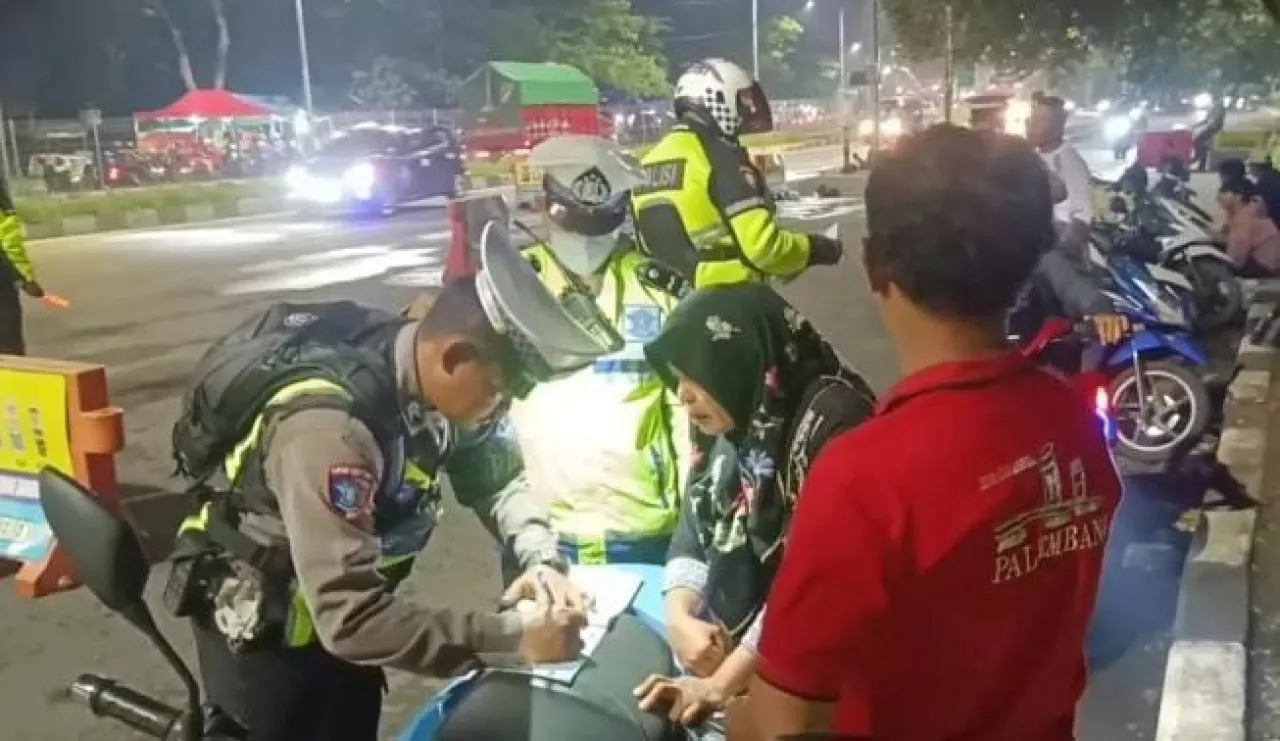 Razia Malam Tahun Baru di Surabaya, Puluhan Pengendara Terjaring