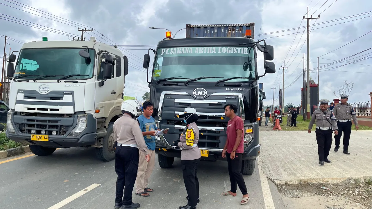 Penertiban Lalu Lintas di Balikpapan, Polisi Incar Kendaraan Roda 12/Truk
