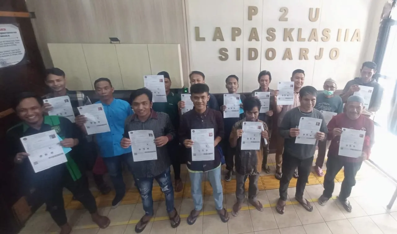 17 Warga Binaan Lapas Sidoarjo Bebas, Kepala Lapas: "Manfaatkan Kesempatan Ini untuk Kembali Berkontribusi"