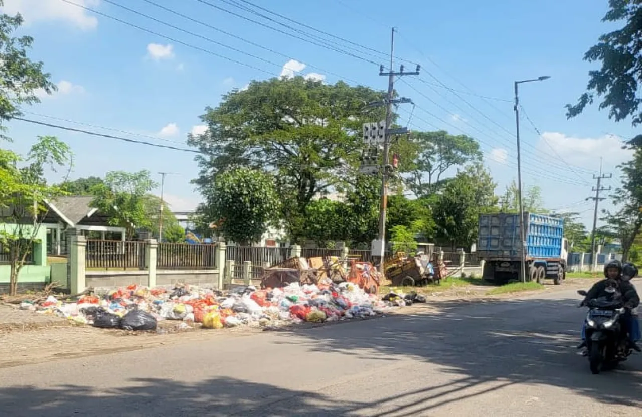 Jurnalis Aminatus Sakdiyah Diintimidasi Saat Meliput Sampah di Sidoarjo, Pihak Berwenang Diminta Bertindak
