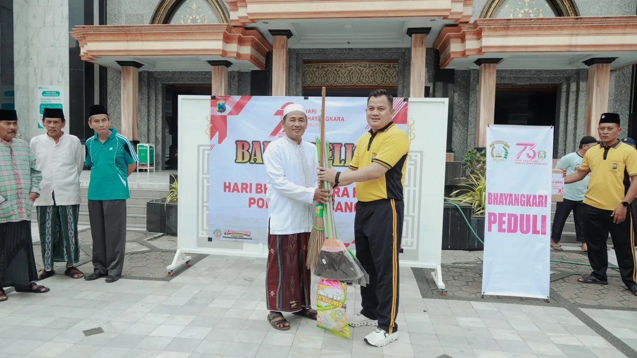 Polres Jombang Gelar Bakti Religi di Tempat Ibadah Se-Kabupaten Jombang dalam Rangka Hari Bhayangkara ke-79