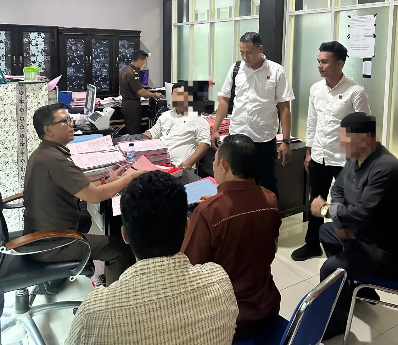 Dugaan Pencemaran Nama Baik Mantan Bupati Buol Masuk Tahap II, Dua Tersangka Diserahkan ke Kejari Palu