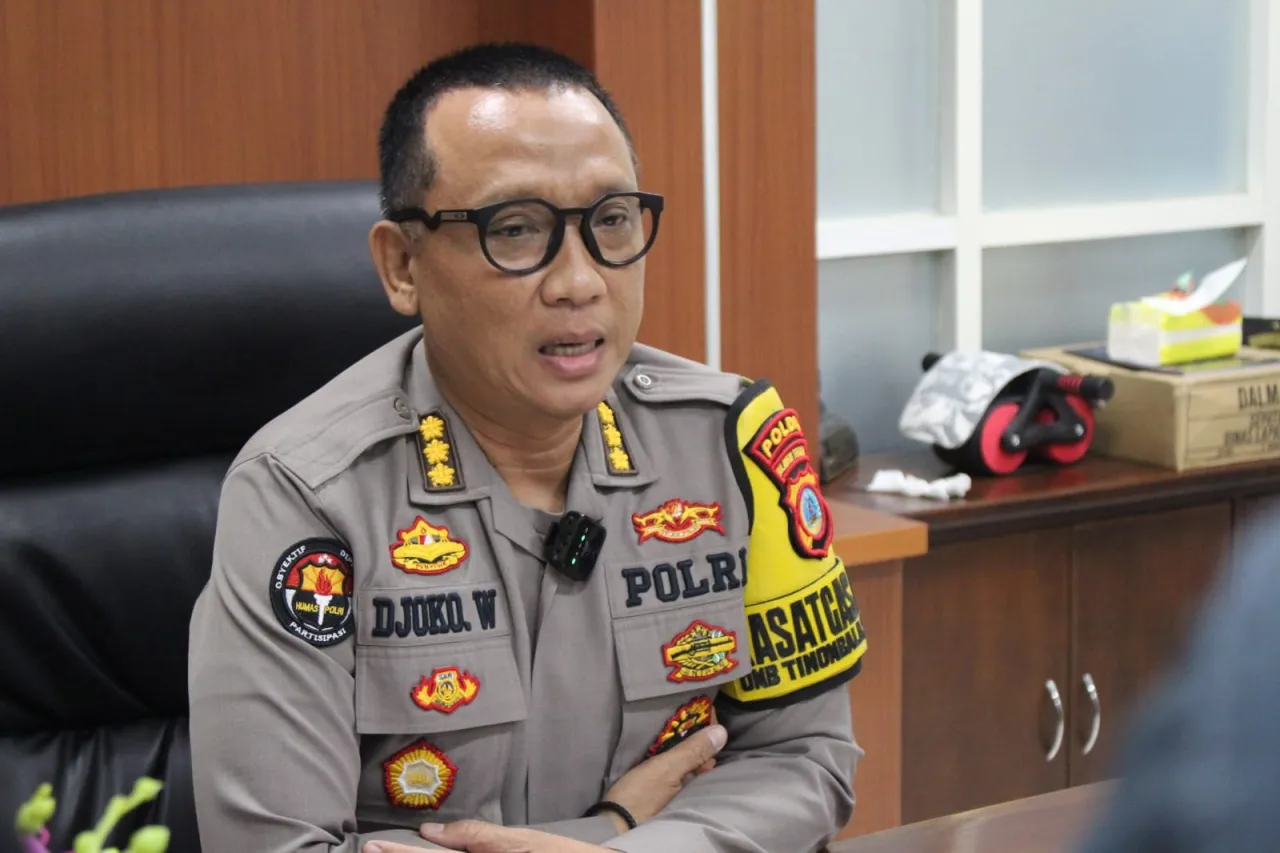 Polda Sulteng Gelar Nobar Wayang Kulit “Amartha Binangun” dan Domino Cup di Lapangan Apel