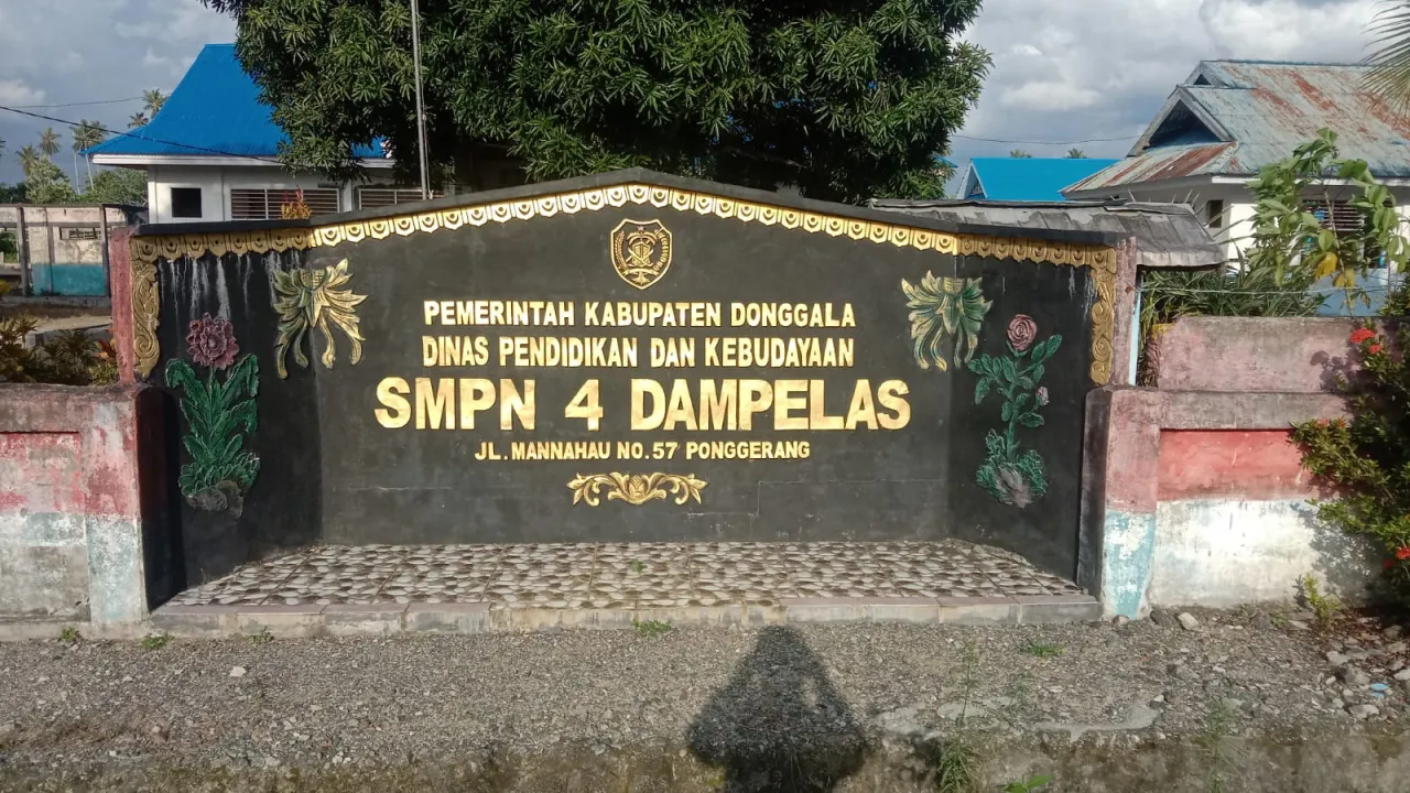 Belajar Hidup Kotor: Kurikulum Baru SMPN 4 Dampelas?