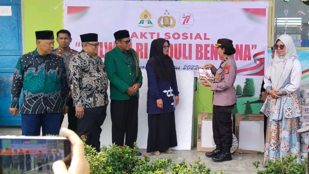 Polwan Polda Sulteng Gelar Trauma Healing dan Bakti Sosial di Poso
