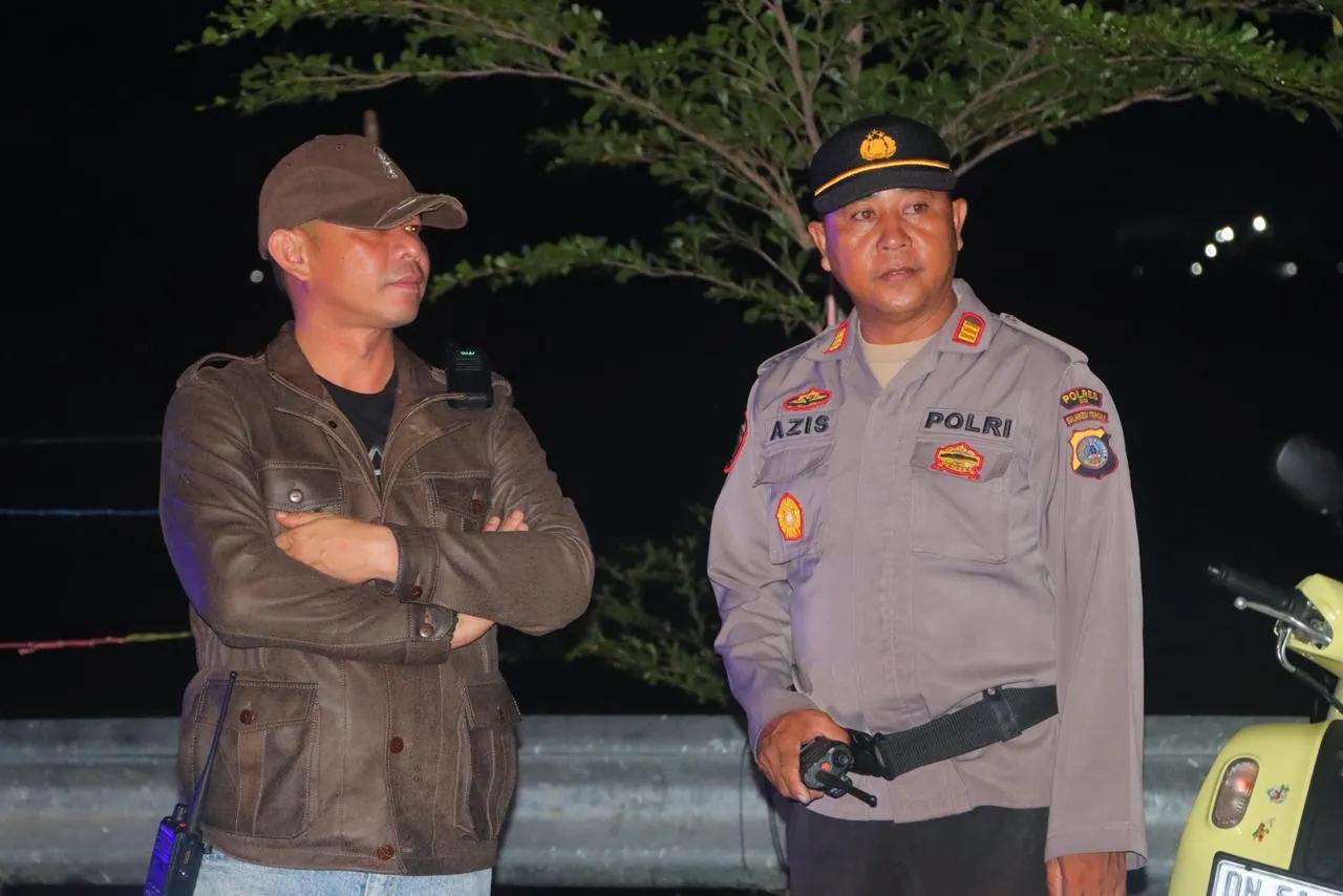Kapolres Sigi, AKBP Kari Amsah Ritonga, S.H., S.I.K., M.H. (kiri) saat memimpin langsung patroli skala besar untuk jaga kondusifitas wilayah (foto ; anjasman_beritaformat)