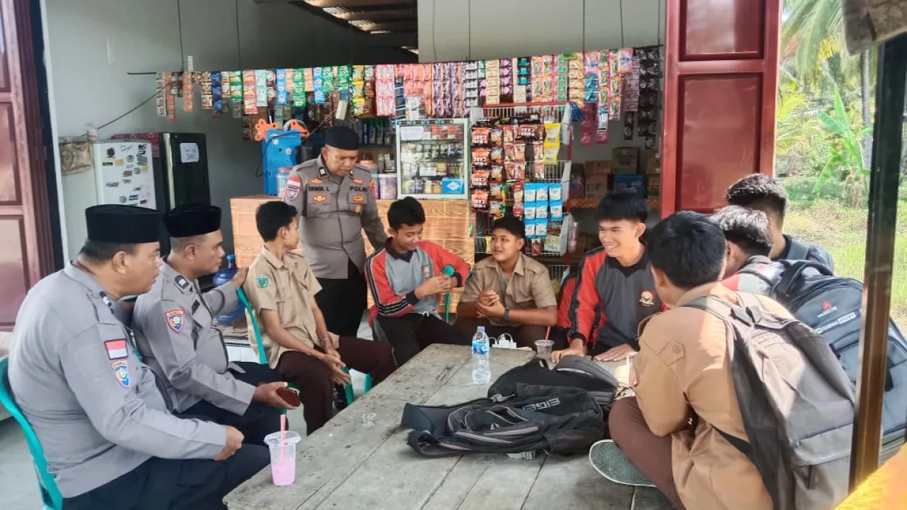 Satgas Madago Raya Bina Pelajar Ampibabo, Polri: Jangan Terjerumus dalam Pergaulan Negatif