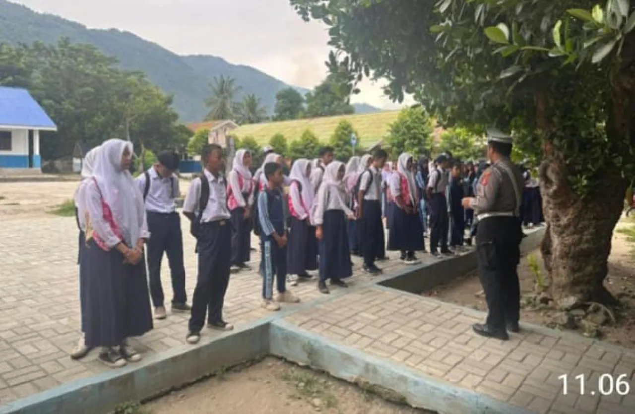 Sat Lantas Polres Sigi Tanamkan Budaya Tertib Berlalu Lintas di Sekolah