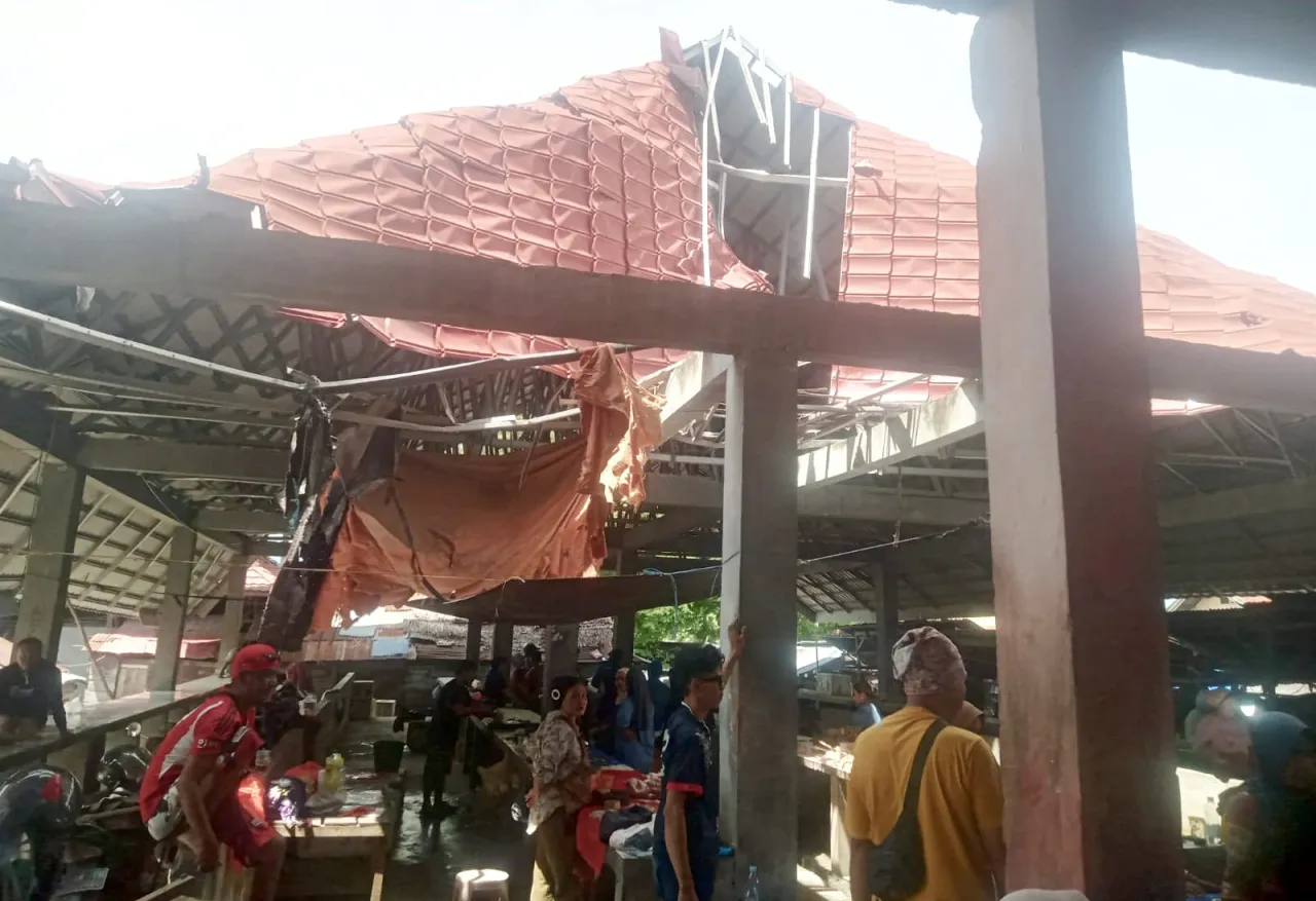 Pasar Maranatha Kumuh, Retribusi Tetap Jalan, Pedagang Gerah, Pemerintah Diminta Hadir