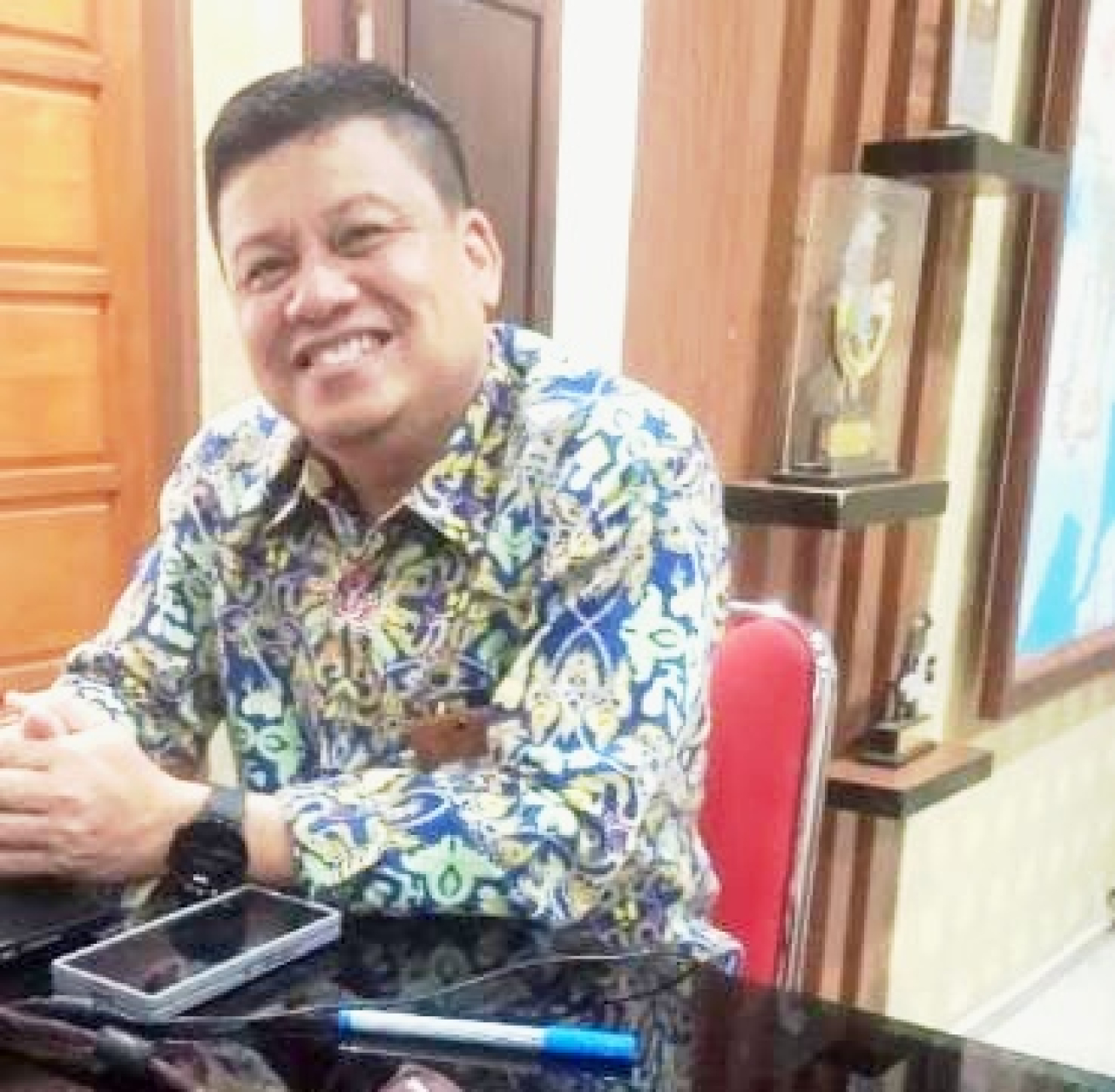 Kepala Balai Pelaksanaan Jalan Nasional (BPJN) Provinsi Sulawesi Tengah, Dadi Muradi, ST., MT., saat ditemui awak media diruang kerjanya (foto : 212_beritaformat.com)