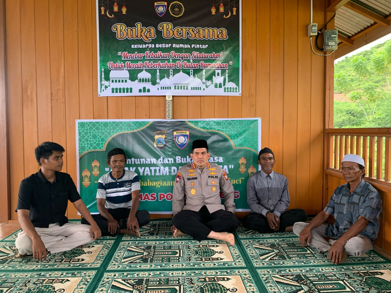 Dir Binmas Polda Sulteng, Kombes Pol Dr. Sirajuddin Ramli, S.H., M.H., menghadiri acara buka bersama sekaligus memberikan bantuan buku untuk Yayasan Pue Mangge Rante (foto : Hasantura_beritaformat.com)