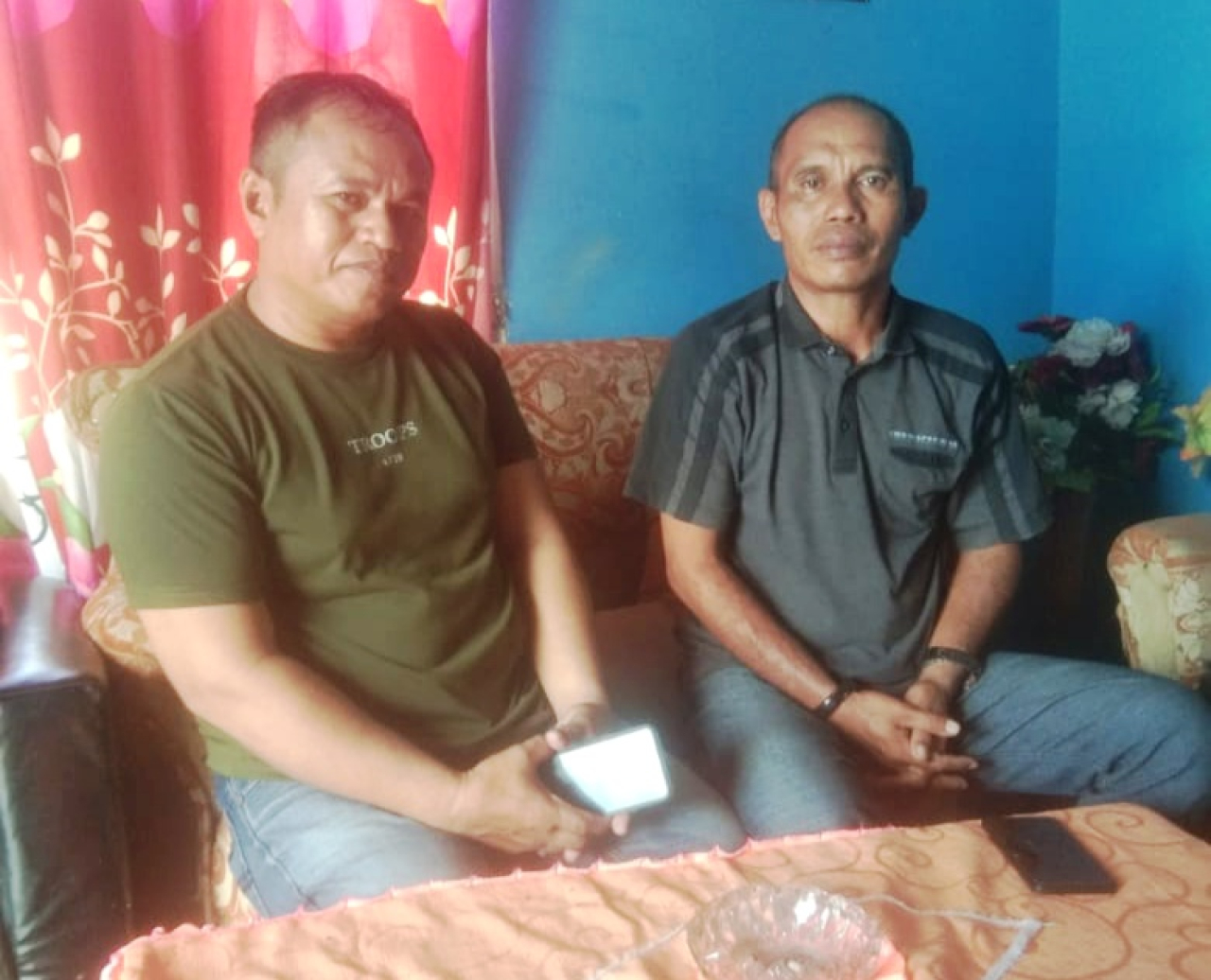 Rijal, Ketua BPD Desa Buranga saat ditemui awak media dikediamannya (foto : asri_beritaformat.com)