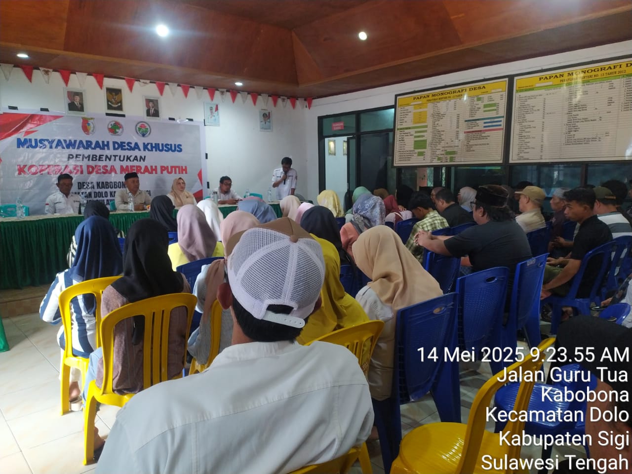 Musyawarah desa khusus pembentukan koperasi merah putih Desa Kabobona (foto : agus_beritafotmat.com)