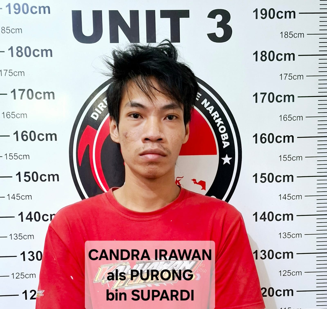 Tersangka pengedar barang haram yang diamankan petugas Polres Mojokerto (foto : sihumasresmojokerto/erick_beritaformat.com)